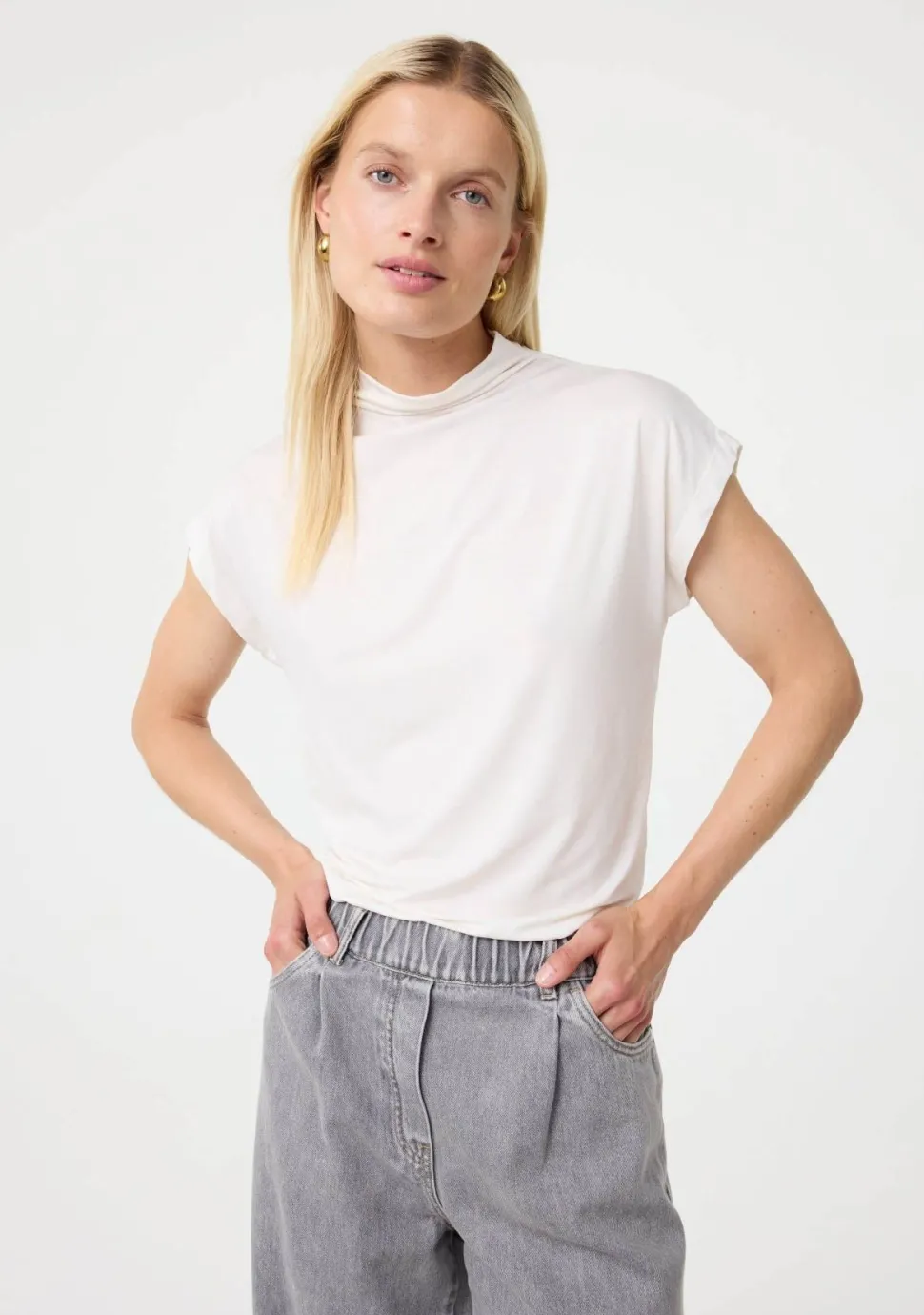 KNIT-TED SHIRT