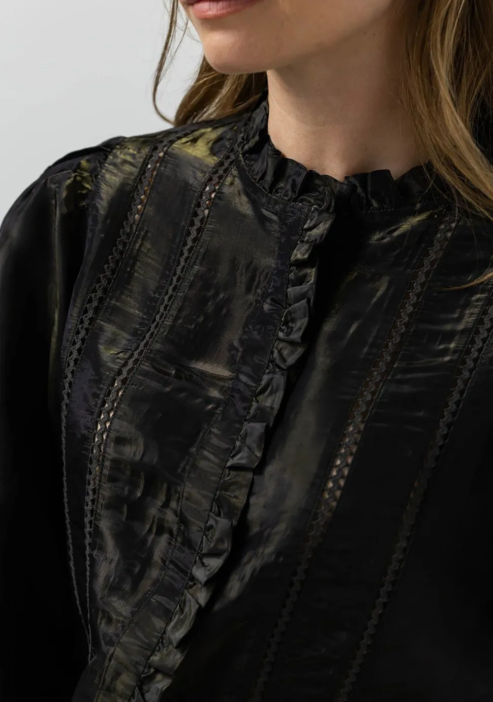 LABEL DOT BLOUSE