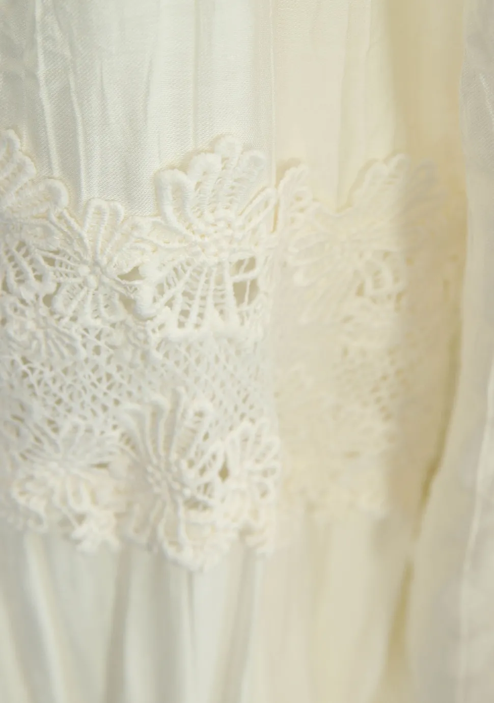 LABEL DOT BLOUSE