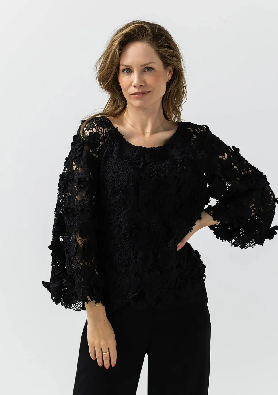 LABEL DOT BLOUSE