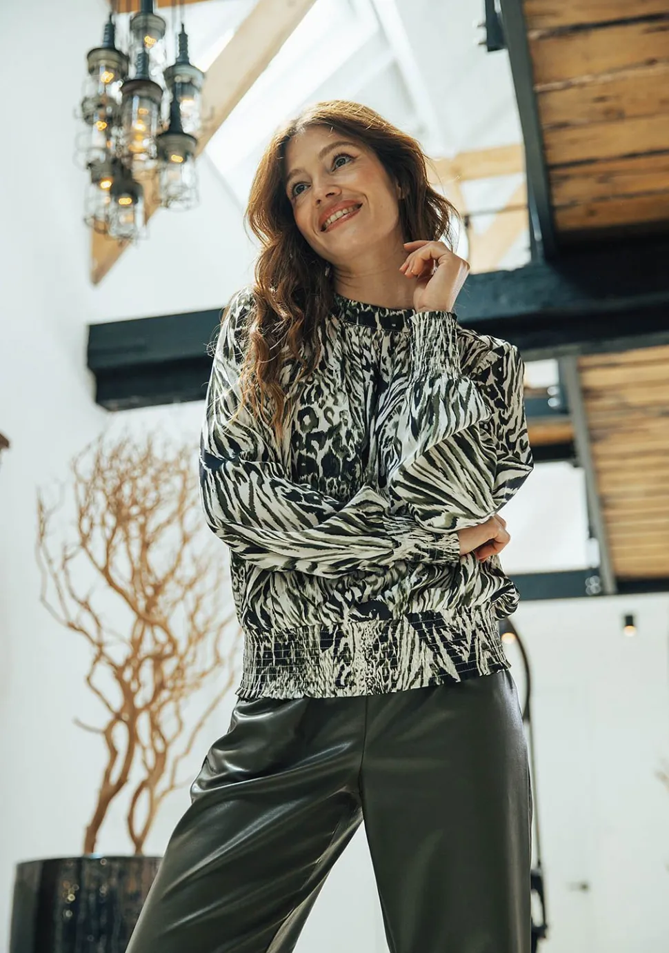 LABEL DOT BLOUSE