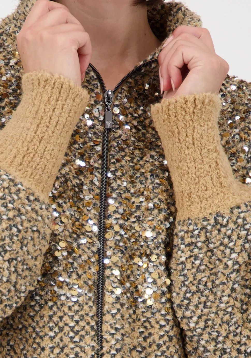 MONARI VEST