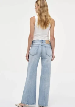 NEUW JEANS
