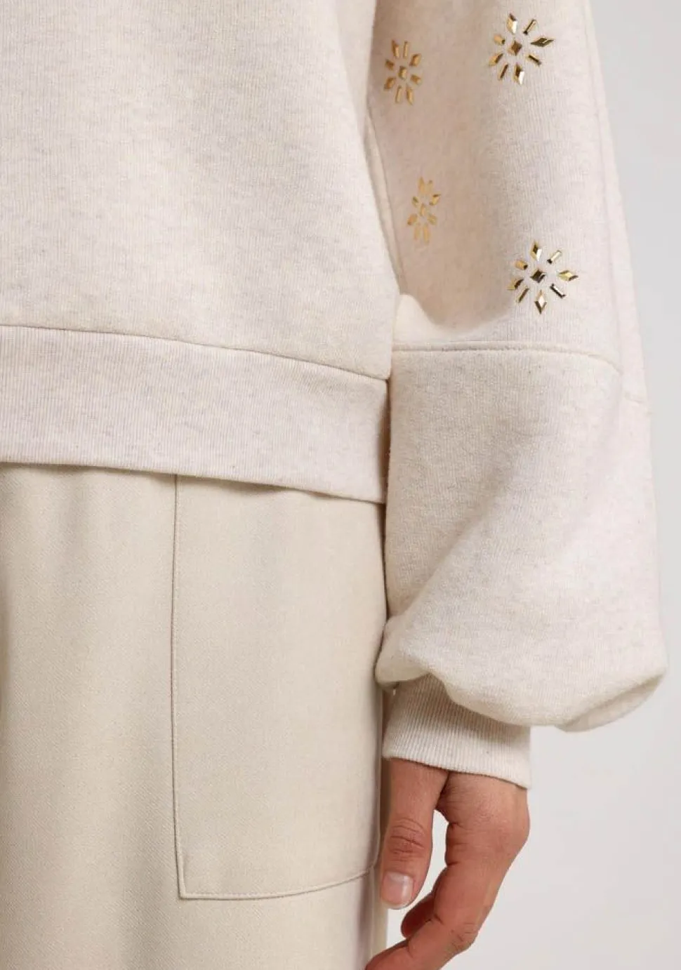 NUKUS SWEATER