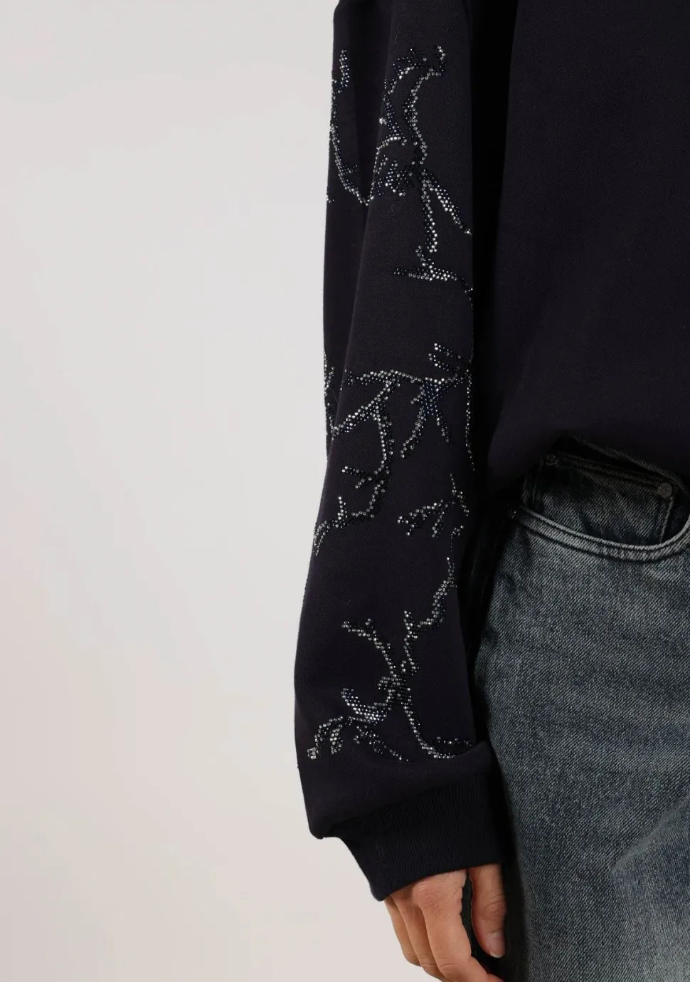 NUKUS SWEATER