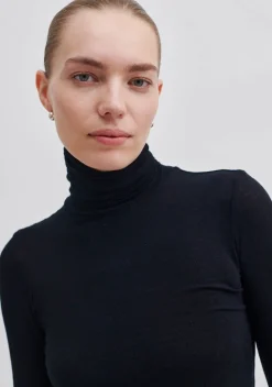 SECOND FEMALE SHIRT