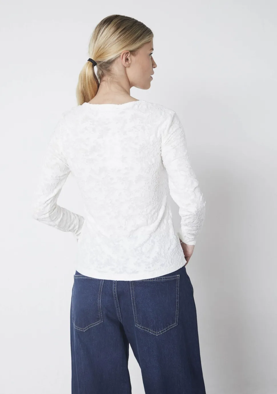 SISTERS POINT SHIRT