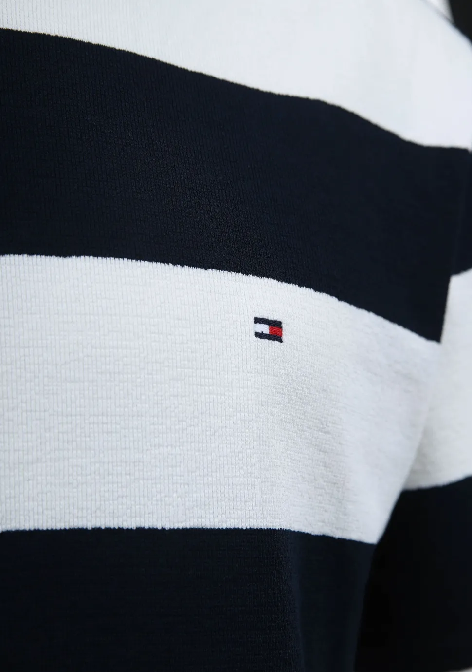 TOMMY HILFIGER TSHIRT