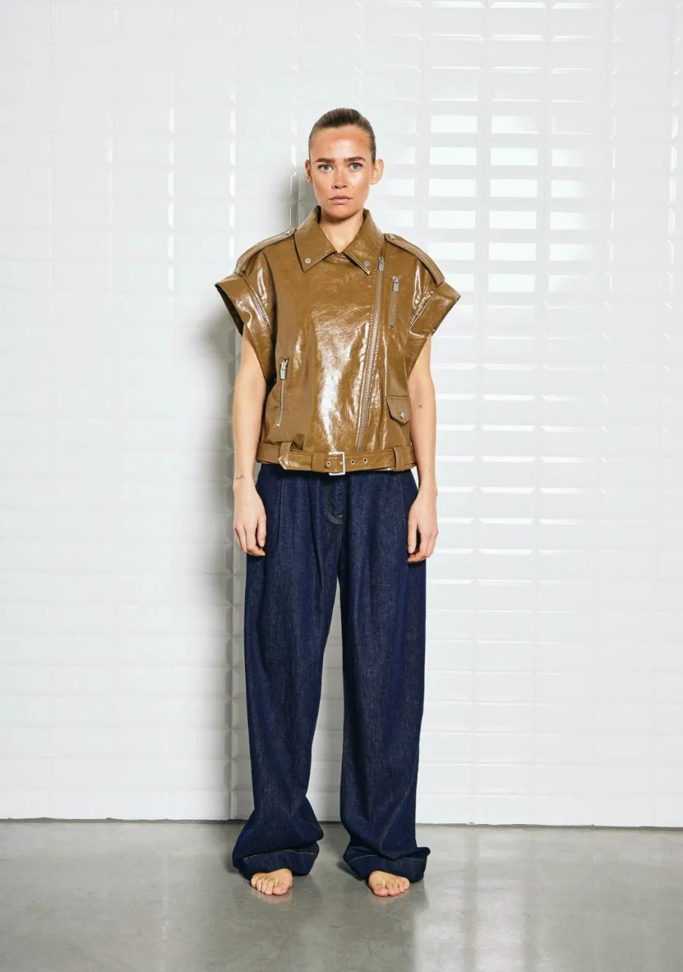 WITH BLACK GILET