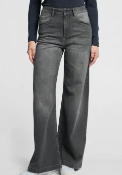 YAYA JEANS